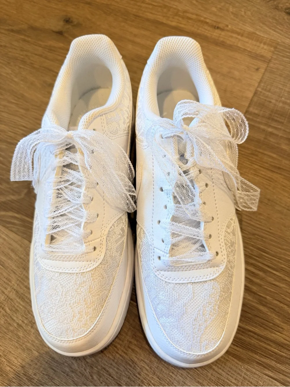 Nike women’s lace